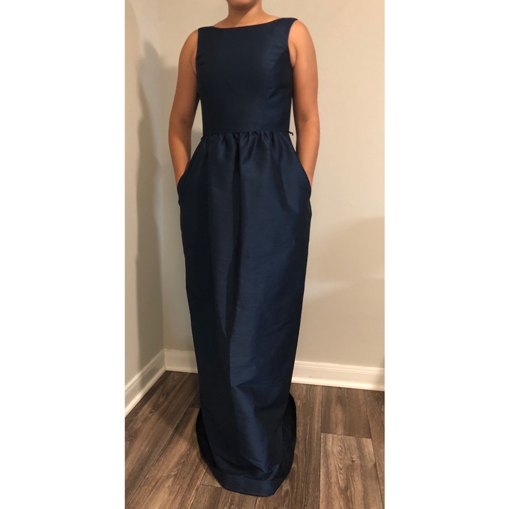 Alfred sung dress
